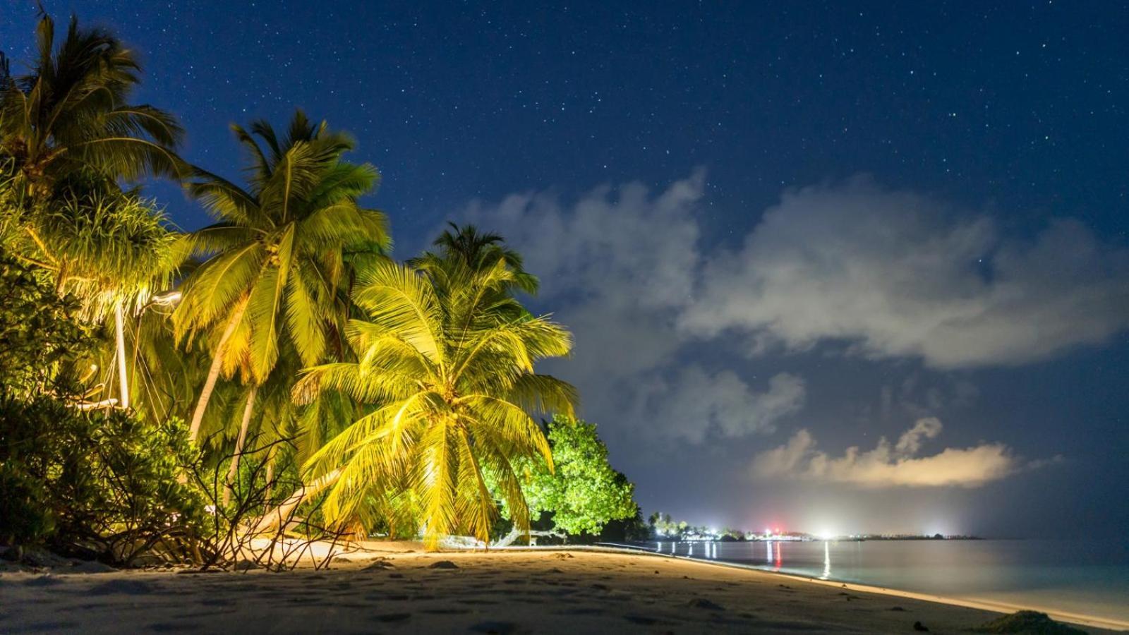 Nazaki Luxury Beach Hotel Gan  Exterior photo